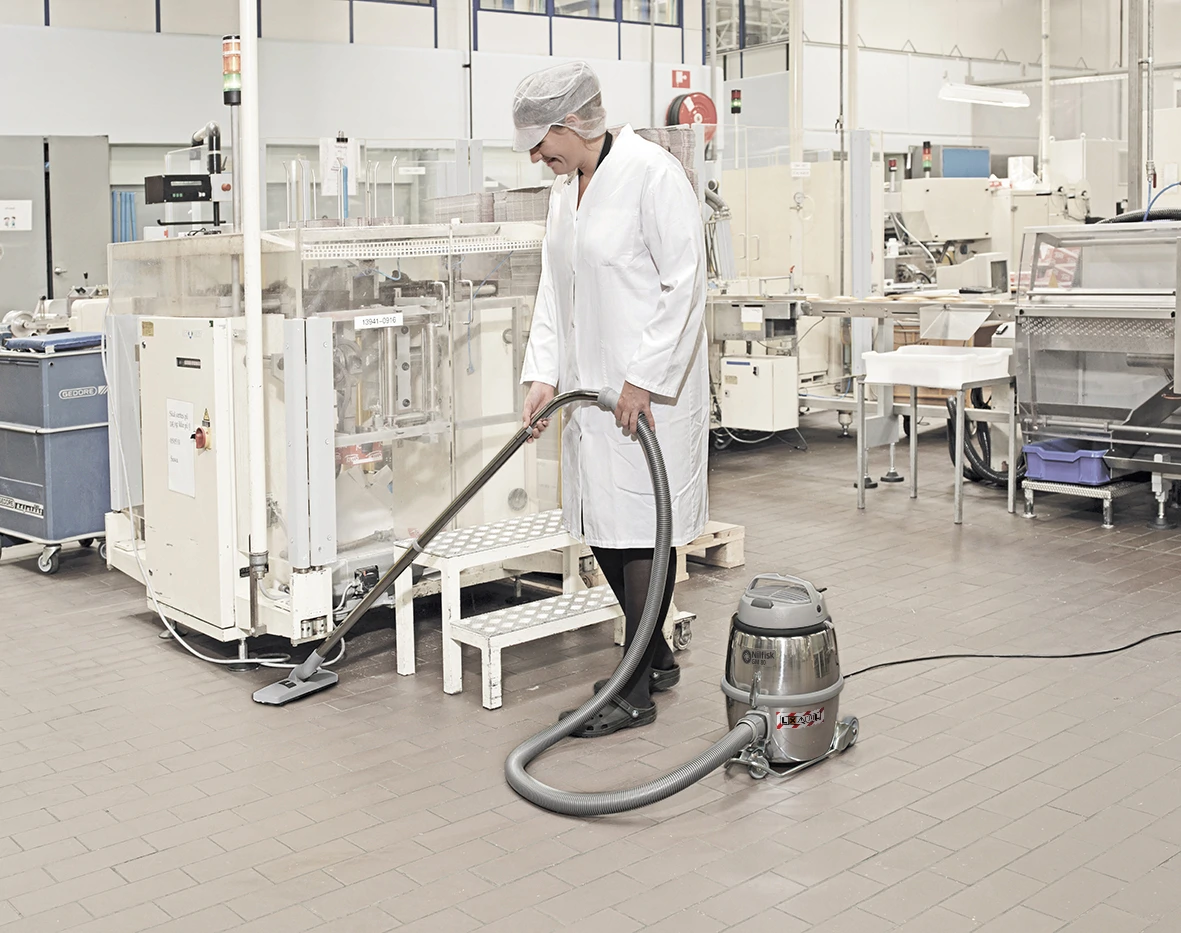 Aspirador Profissional Nilfisk GM 80P LC — aplicacao industrial 1