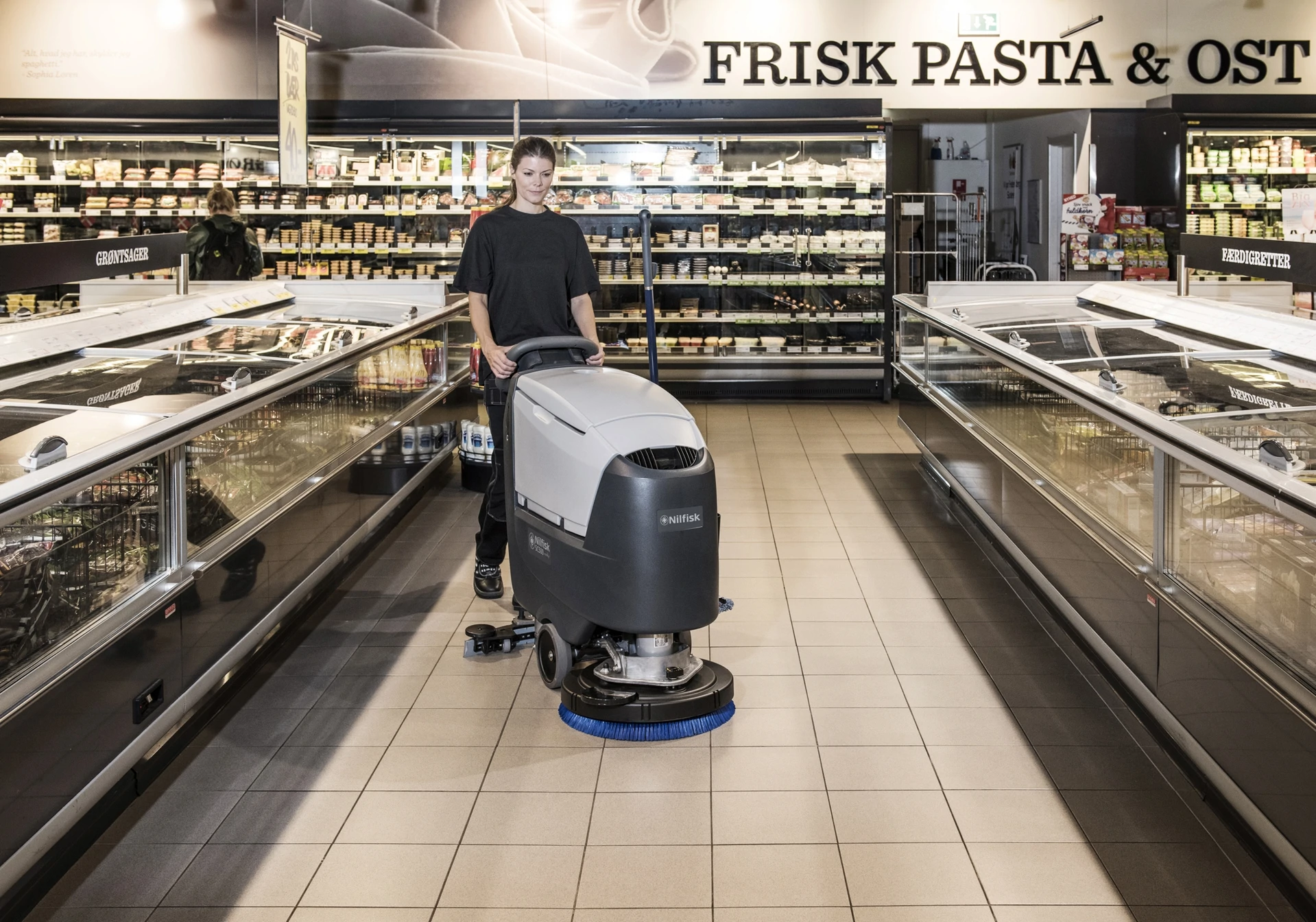 Lavadora de Pavimentos a Bateria Nilfisk SC500 53 B Basic em supermercado
