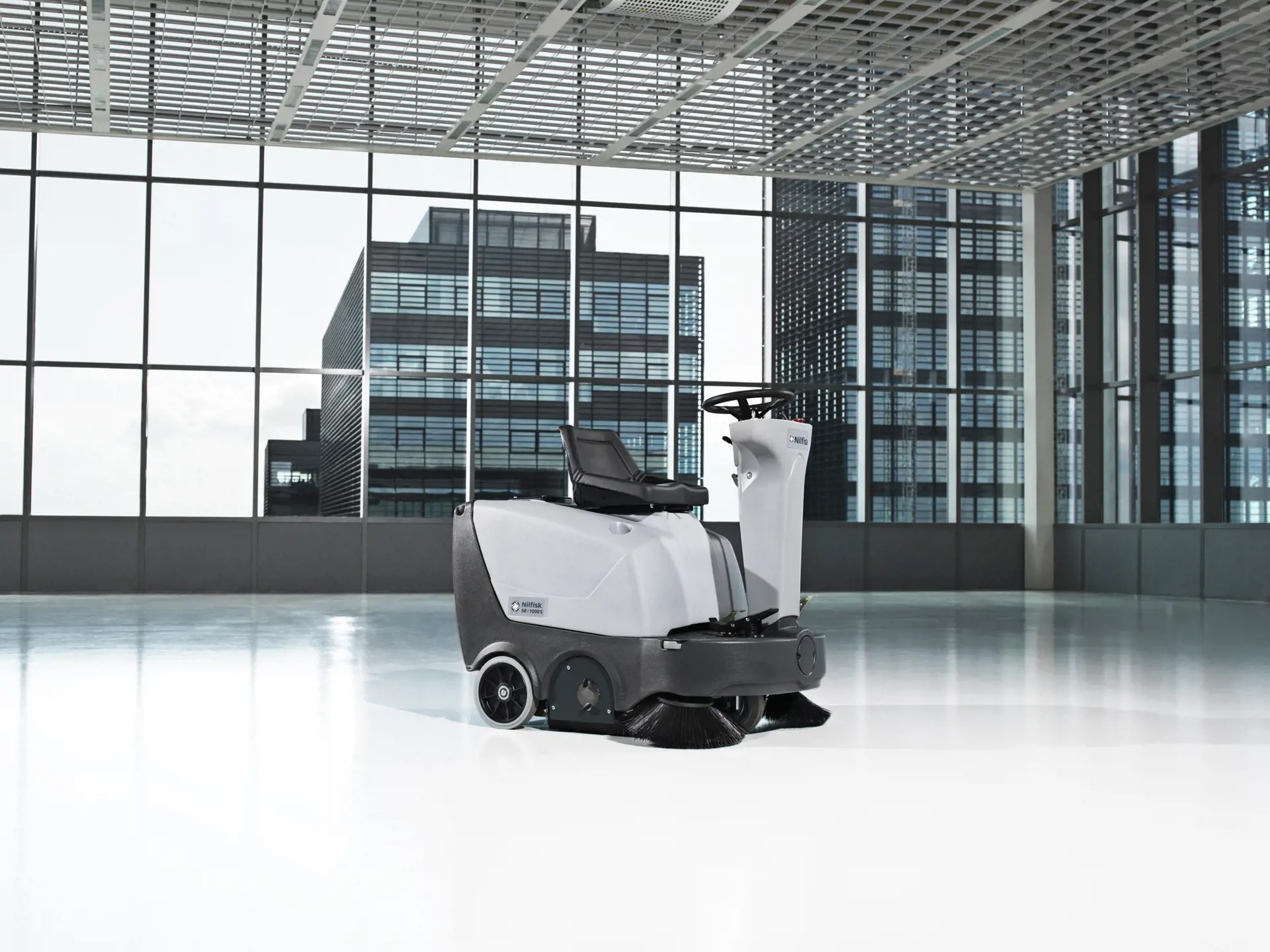 Varredora de Condutor Sentado Nilfisk SR1000S P