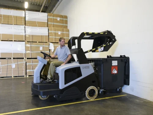 Varredora de Condutor Sentado Nilfisk SW5500 B Completa